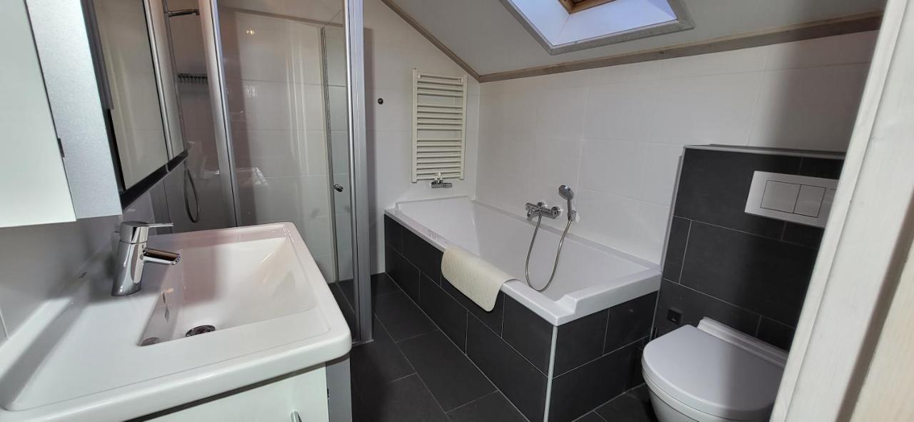 The Black House - Luxurious Holiday Villa Zeewolde Bagian luar foto